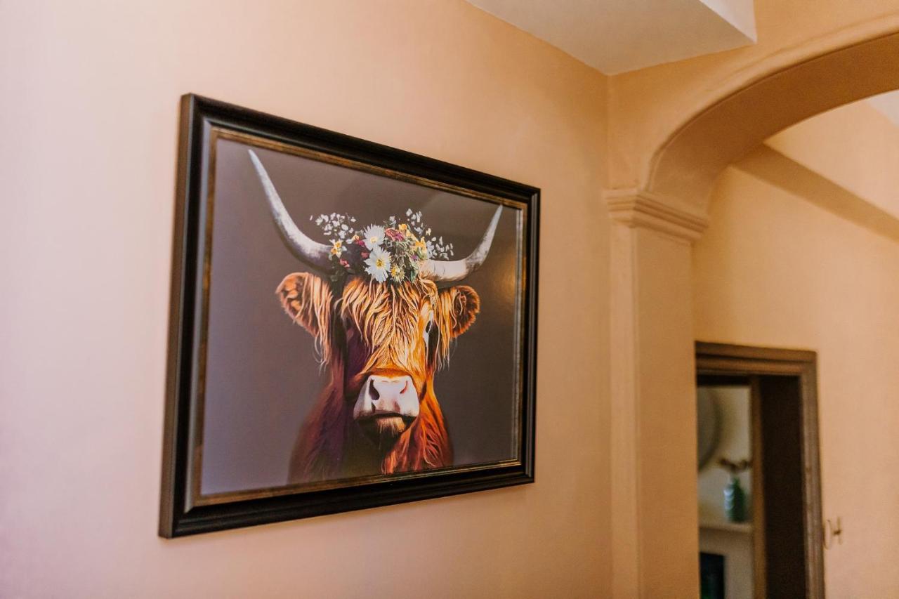 The Bull Hotel Стоуні-Стратфорд Екстер'єр фото