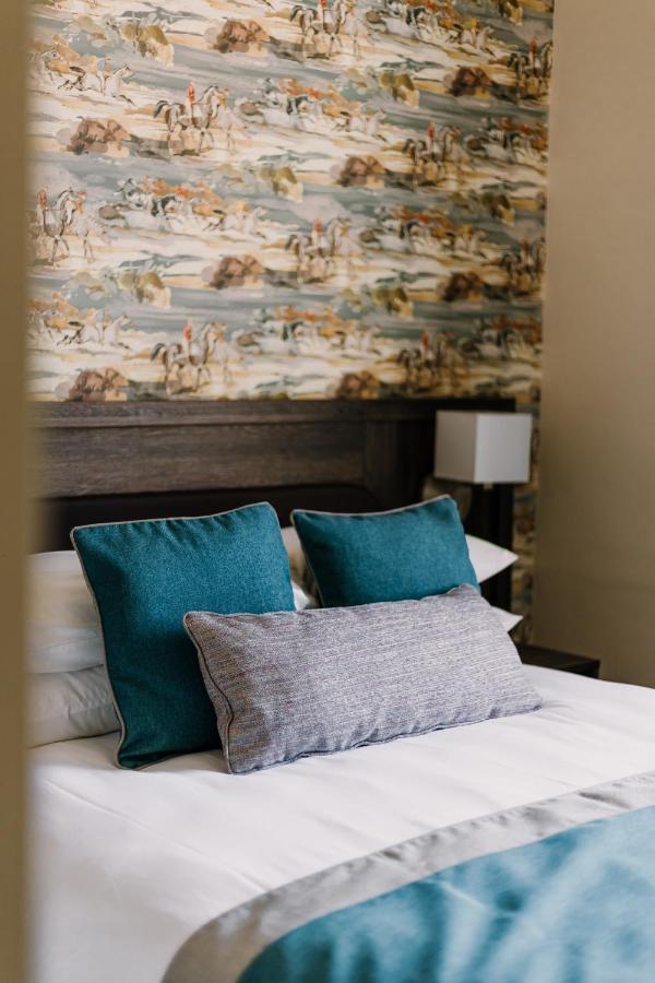 The Bull Hotel Стоуні-Стратфорд Екстер'єр фото