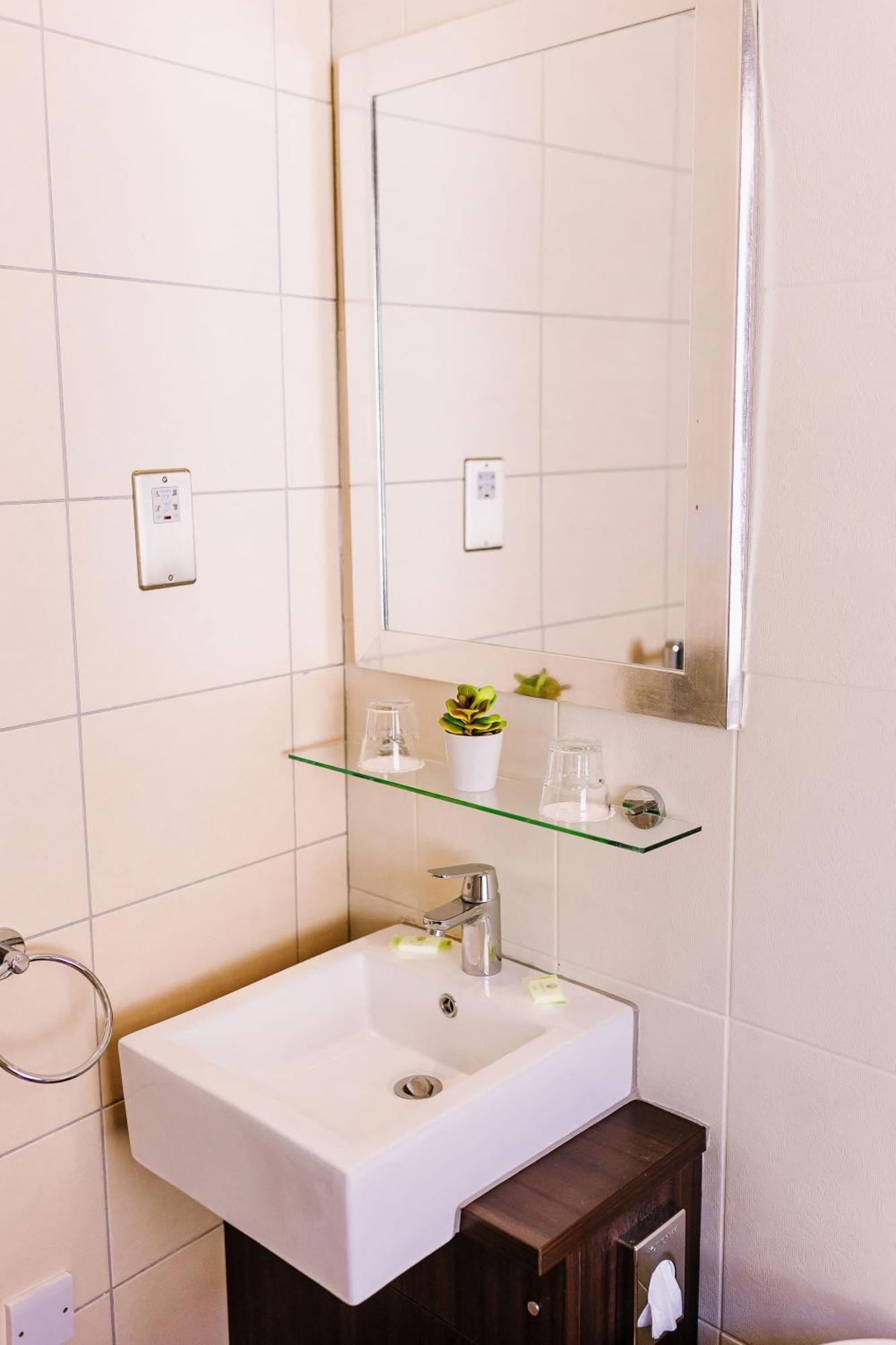 The Bull Hotel Стоуні-Стратфорд Екстер'єр фото